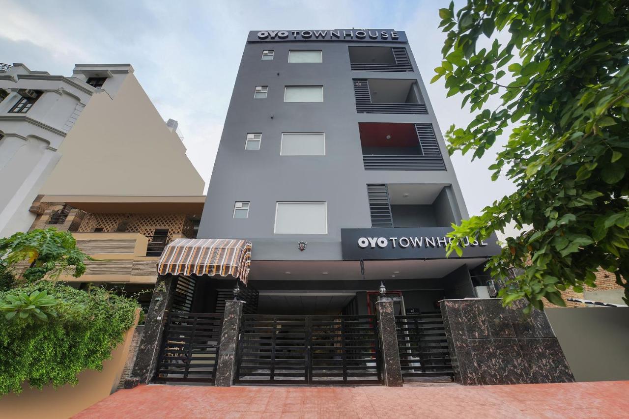 Oyo Townhouse 019 Anand Vihar Hotel Ню Делхи Екстериор снимка