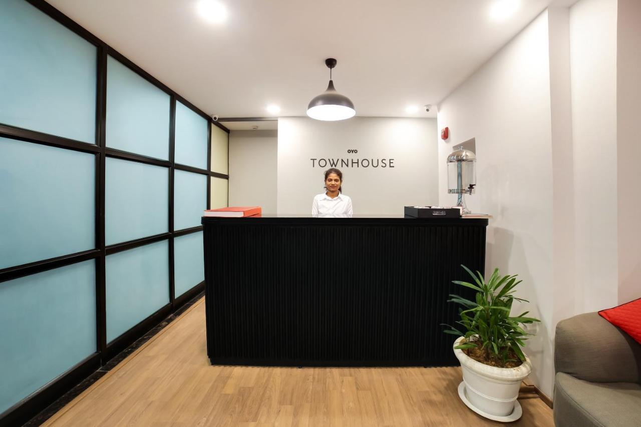 Oyo Townhouse 019 Anand Vihar Hotel Ню Делхи Екстериор снимка