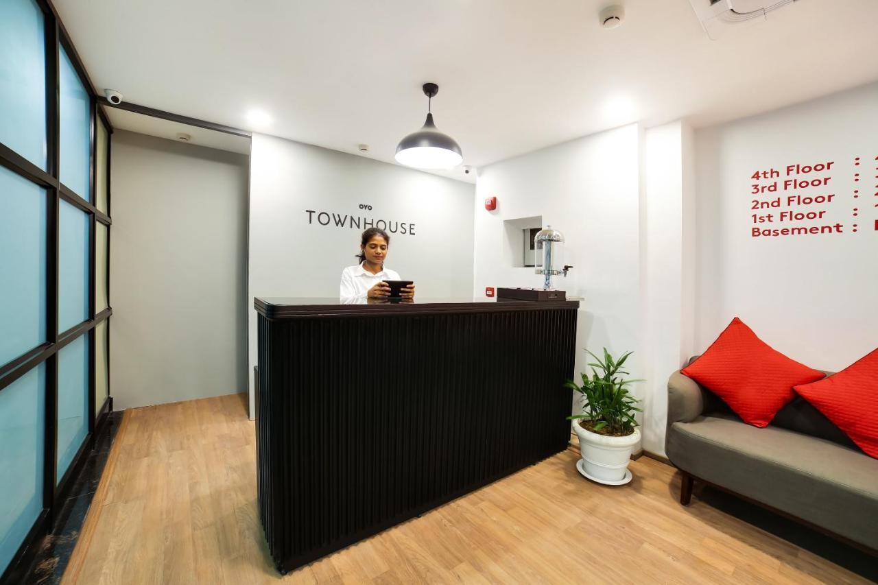 Oyo Townhouse 019 Anand Vihar Hotel Ню Делхи Екстериор снимка